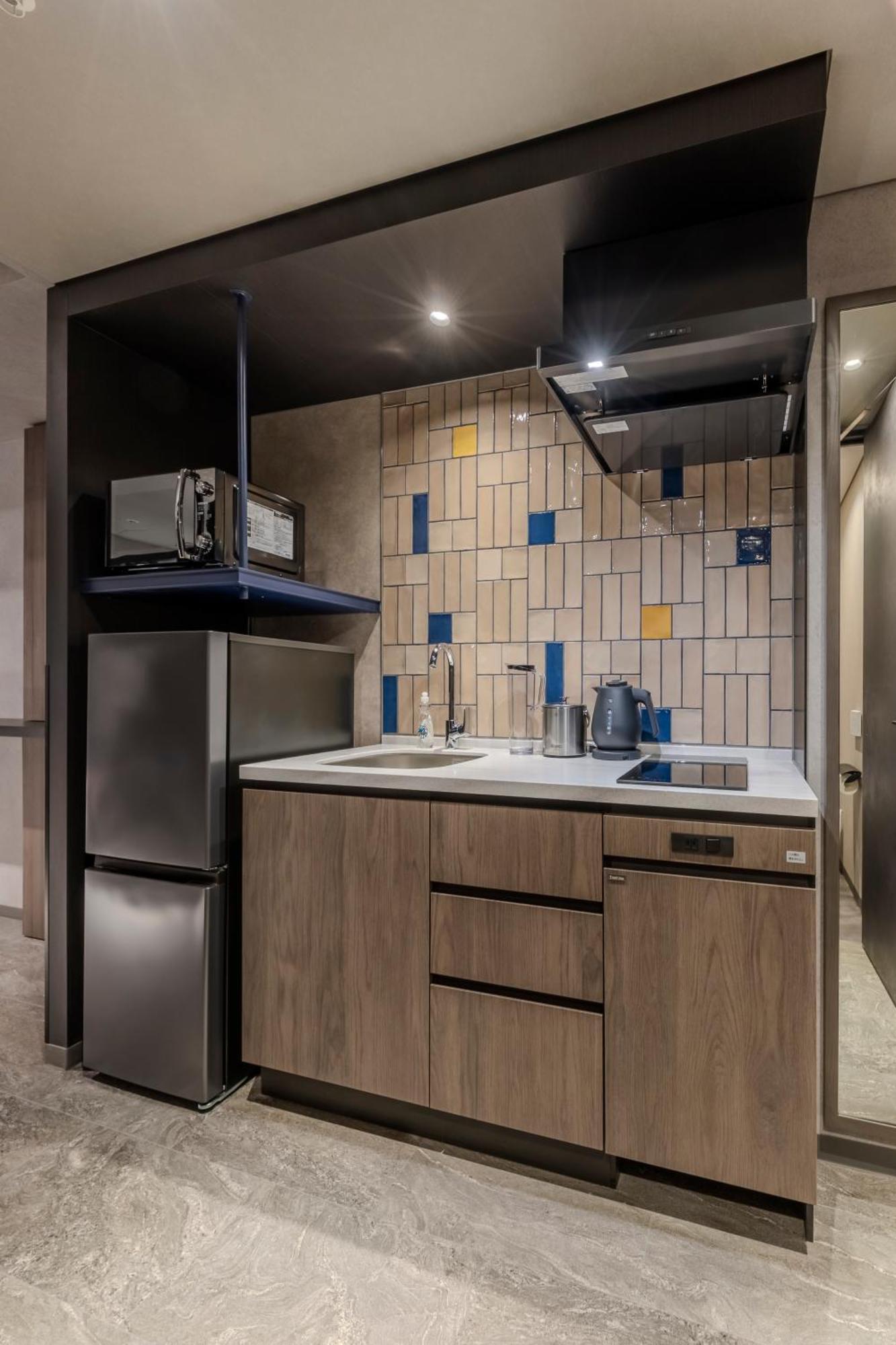 Hotel &here Namba 4*